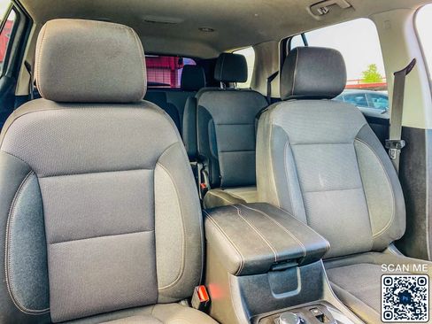 Used 2020 Chevrolet Traverse LT FWD image 33