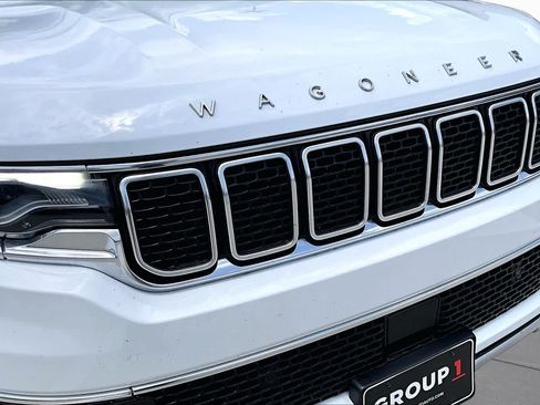 Used 2024 Jeep Wagoneer Series II w/ Flexible Seating Group RWD image 28