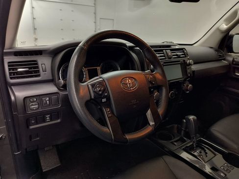 Used 2016 Toyota 4Runner Trail Premium AWD/4WD image 4