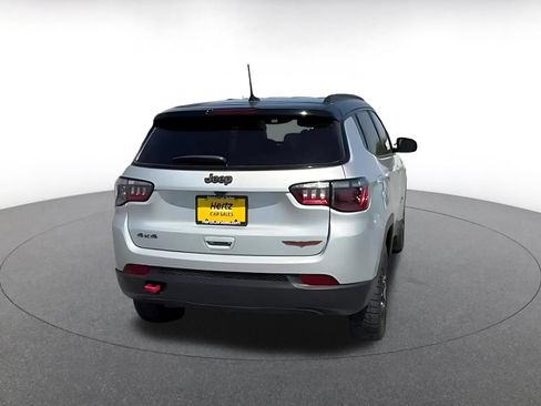 Used 2025 Jeep Compass Trailhawk AWD/4WD image 12