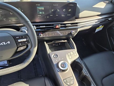 New 2026 Kia Sportage EX image 18