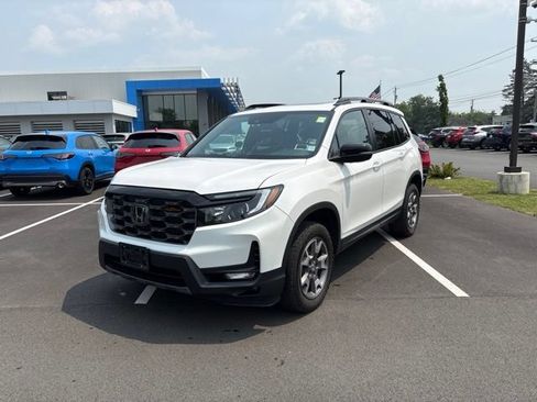 Used 2023 Honda Passport TrailSport image 2