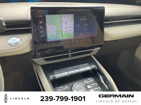 Used 2025 Lincoln Nautilus Premier image 17