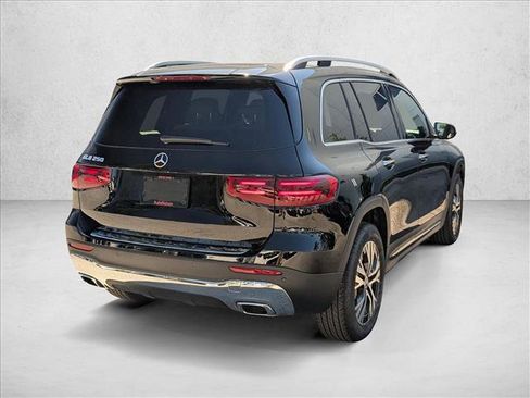 New 2026 Mercedes-Benz GLB 250 image 2