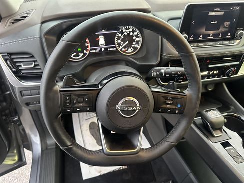 Used 2022 Nissan Rogue SV w/ SV Premium Package image 20