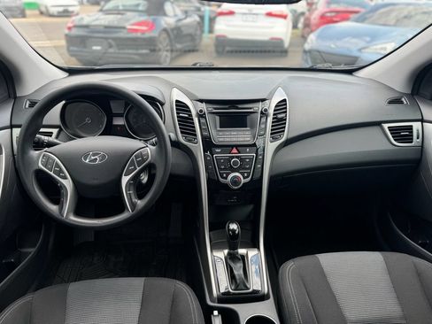 Used 2017 Hyundai Elantra GT FWD image 14