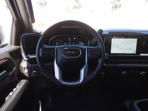 Used 2025 GMC Sierra 1500 Elevation image 22