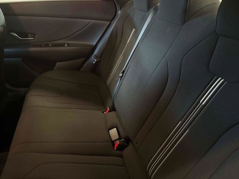 Used 2023 Hyundai Elantra SEL w/ Convenience Package image 13