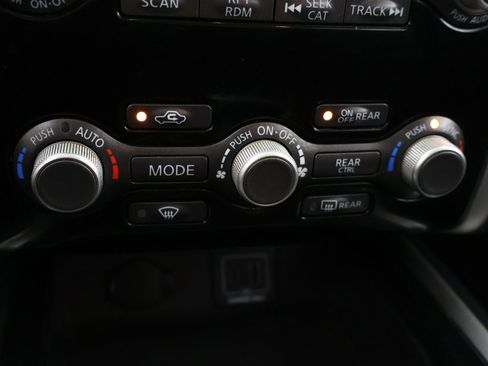 Used 2020 Nissan Pathfinder S image 42