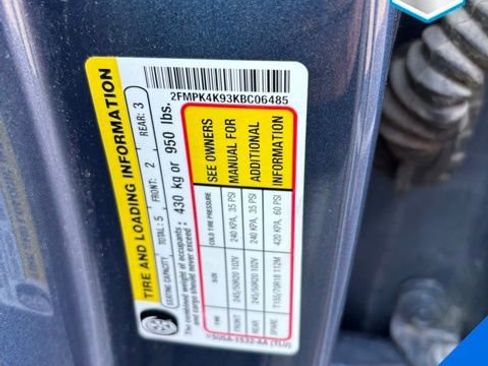 Used 2019 Ford Edge Titanium w/ Cold Weather Package image 17