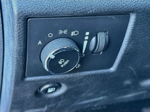 Used 2017 Jeep Grand Cherokee Limited AWD/4WD image 11