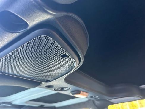 Used 2017 Jeep Wrangler Unlimited Rubicon w/ Connectivity Group image 21