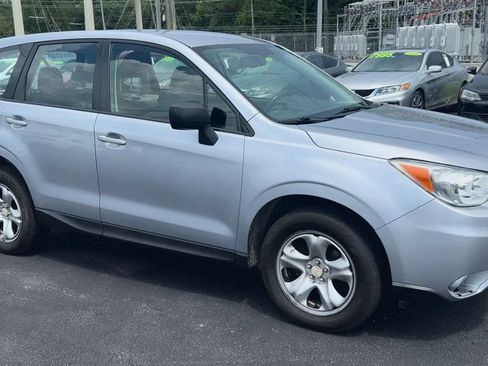 Used 2015 Subaru Forester 2.5i AWD/4WD image 2