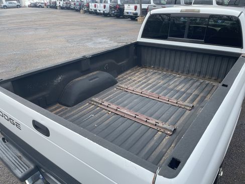 Used 2000 Dodge Ram 2500 Truck SLT image 25