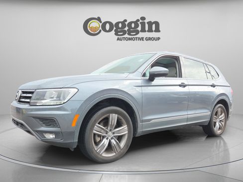 Used 2020 Volkswagen Tiguan SE image 1