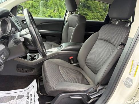 Used 2018 Dodge Journey SE w/ Popular Equipment Group FWD image 19