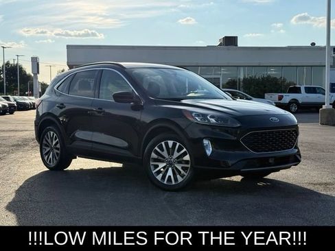 Used 2022 Ford Escape Titanium w/ Class II Trailer Tow Package AWD/4WD image 1
