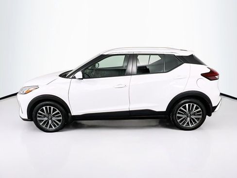 Used 2022 Nissan Kicks SV image 5