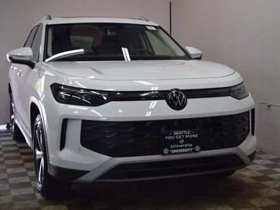 New 2025 Volkswagen Tiguan SE