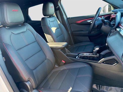 Used 2025 Chevrolet TrailBlazer RS image 26