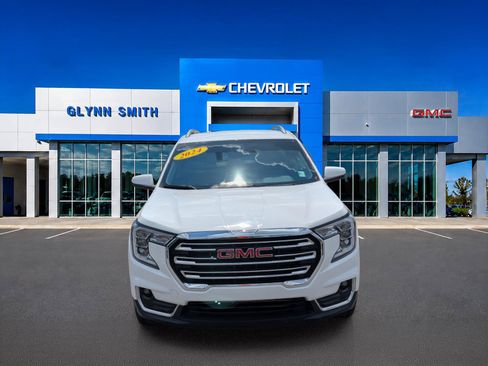 Used 2024 GMC Terrain SLT FWD image 2