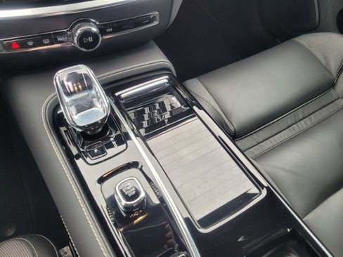 Used 2023 Volvo S60 T8 Ultimate w/ Climate Package image 25