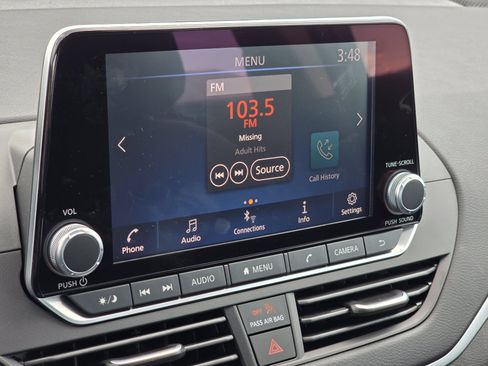 Used 2025 Nissan Altima 2.5 S FWD image 24