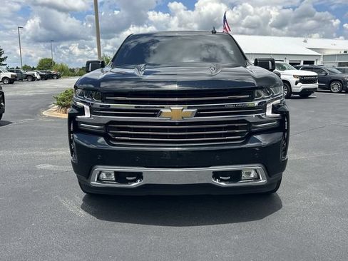 Used 2022 Chevrolet Silverado 1500 High Country w/ Technology Package AWD/4WD image 3
