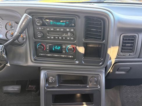 Used 2004 GMC Sierra 1500 SLT w/ Off-Road Package AWD/4WD image 16