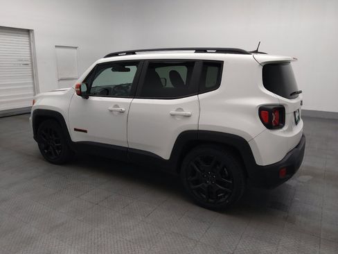 Used 2020 Jeep Renegade Latitude FWD image 3