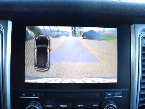 Used 2017 Porsche Macan image 25