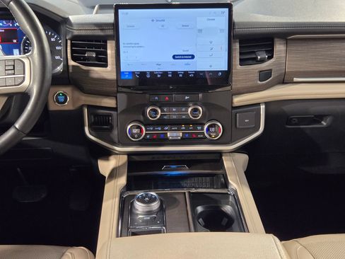 Used 2024 Ford Expedition Max Limited RWD image 16