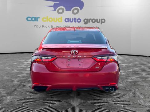 Used 2021 Toyota Camry SE image 4
