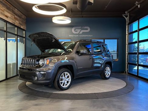 Used 2020 Jeep Renegade Latitude w/ Cold Weather Group AWD/4WD image 24