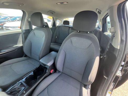 Used 2025 Kia K4 FWD image 35