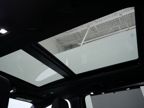 New 2026 Chrysler Pacifica Select image 4