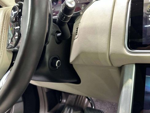 Used 2019 Land Rover Range Rover HSE image 40