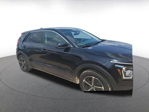 Used 2026 Kia Niro LX FWD image 2