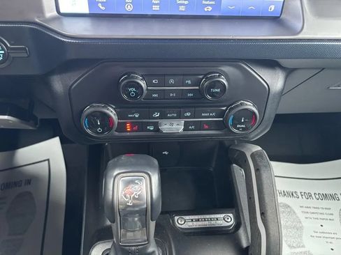Used 2022 Ford Bronco Outer Banks image 16