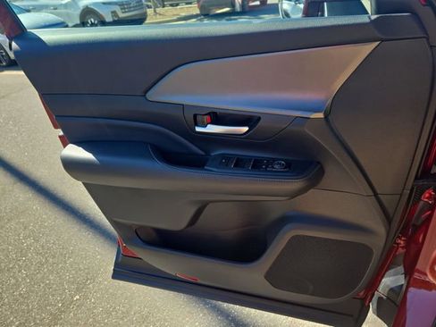 Used 2024 Toyota Grand Highlander XLE image 42