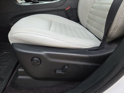 Used 2018 Jeep Grand Cherokee Limited image 17