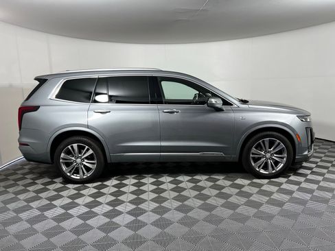 Used 2024 Cadillac XT6 Premium Luxury w/ Technology Package FWD image 4