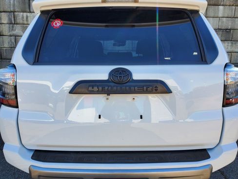 Used 2020 Toyota 4Runner TRD Off-Road Premium image 15