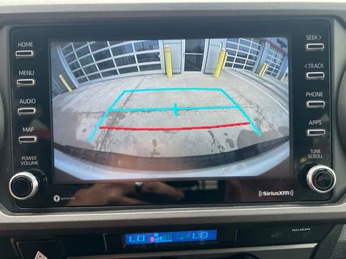 Used 2021 Toyota Tacoma TRD Off-Road image 17