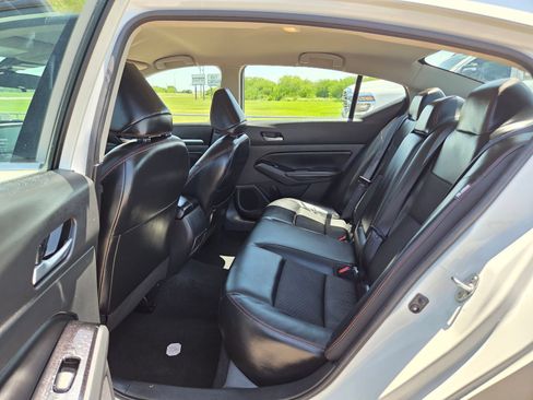Used 2024 Nissan Altima 2.5 SR FWD image 15