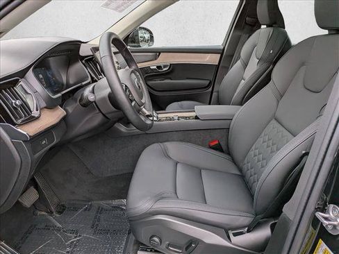 Certified 2026 Volvo XC90 B5 Plus w/ Protection Package AWD/4WD image 17
