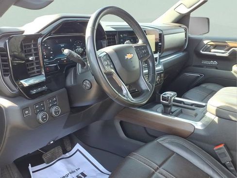 Used 2024 Chevrolet Silverado 1500 High Country w/ High Country Premium Package image 9