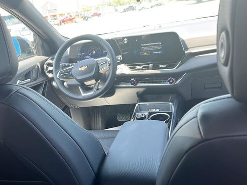 New 2026 Chevrolet Equinox LT w/ Convenience Package II AWD/4WD image 29