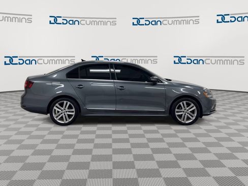 Used 2017 Volkswagen Jetta SEL image 9