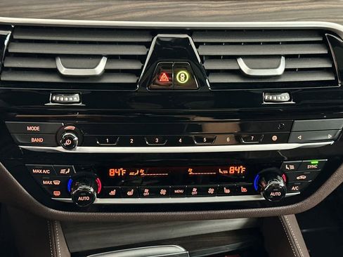 Used 2023 BMW M550i xDrive w/ Executive Package image 20